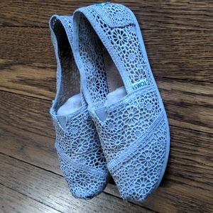 Toms flats - size 7